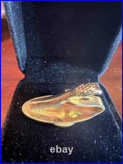 1960s Vintage Team Issued Jewelry, Rare Piece Green Bay Packers Vince Lombardi 1960s Vintage Team Issued Jewelry, Rare Piece Green Bay Packers Vince Lombardi