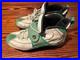 1996_GREEN_BAY_PACKERS_Game_Worn_Football_Shoes_Cleats_55_Bernardo_Harris_Signed_01_dl
