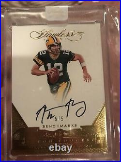 2016 FLAWLESS AARON RODGERS AUTO 5/5 Benchmarks PACKERS