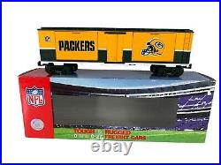 30-74285 MTH NFL Green Bay Packers withRiddell Helmets 40' Window Box Car