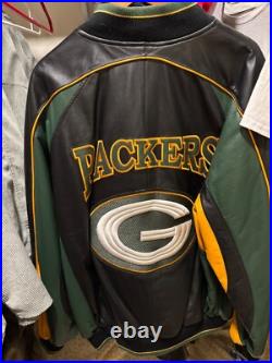 Barely used large vintage green bay packers leather jacket Barely used large vintage green bay packers leather jacket