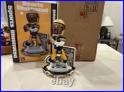 Brett Favre Green Bay Packers Sports Illustrated FOCO Bobblehead NFL Football