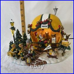 Danbury Mint Green Bay Packers Game Day At Santa's Light Up Helmet Scene Village