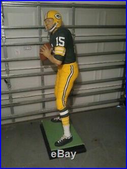Green Bay Packers Bart Starr statue