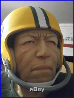 Green Bay Packers Bart Starr statue