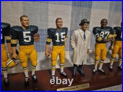 The 1966 Green Bay Packers Team Danbury Mint Figurines Sculpture Rare
