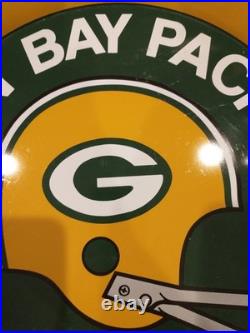 Vintage 1970s Green Bay Packers 14 Bar Tray features Retro Gray 2 Bar Face Mask