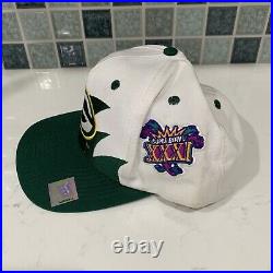 Vintage Green Bay Packers Logo 7 Shark Tooth Snapback hat Super Bowl XXXI RARE