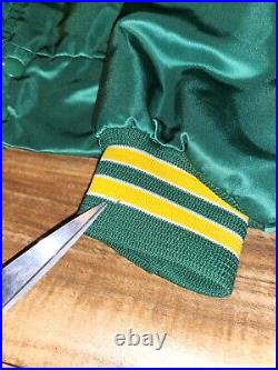 Vintage Rare NFL Green Bay Packers Chalk Line Satin Sports Spellout Jacket Sz L